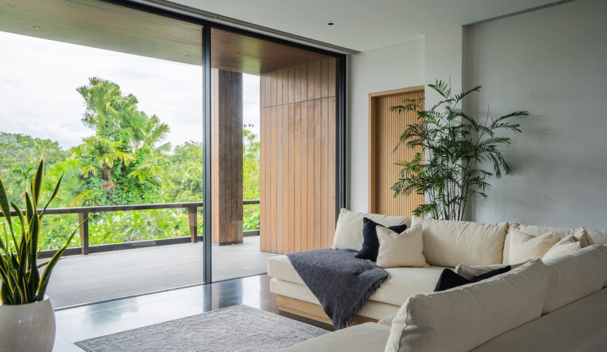Luxurious Modern 4-Bedroom Villa with Exceptional Build Quality (27)