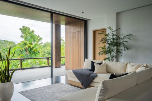 Luxurious Modern 4-Bedroom Villa with Exceptional Build Quality (27)
