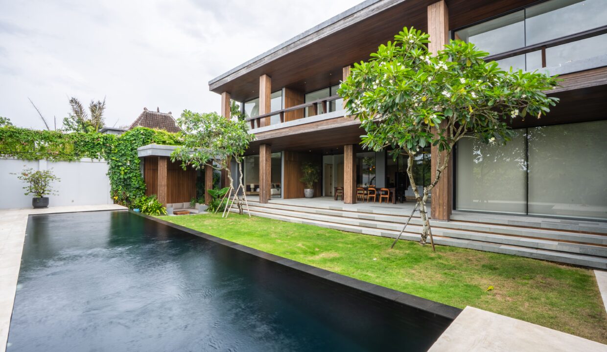 Luxurious Modern 4-Bedroom Villa with Exceptional Build Quality (3)