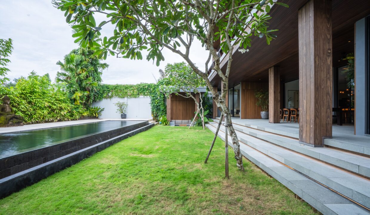Luxurious Modern 4-Bedroom Villa with Exceptional Build Quality (4)