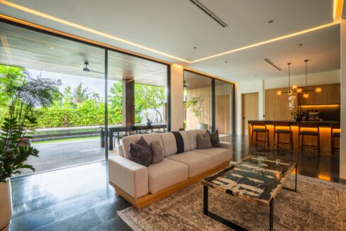 Luxurious Modern 4-Bedroom Villa with Exceptional Build Quality (6)