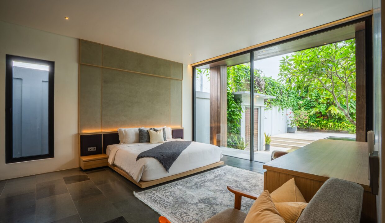 Luxurious Modern 4-Bedroom Villa with Exceptional Build Quality (7)