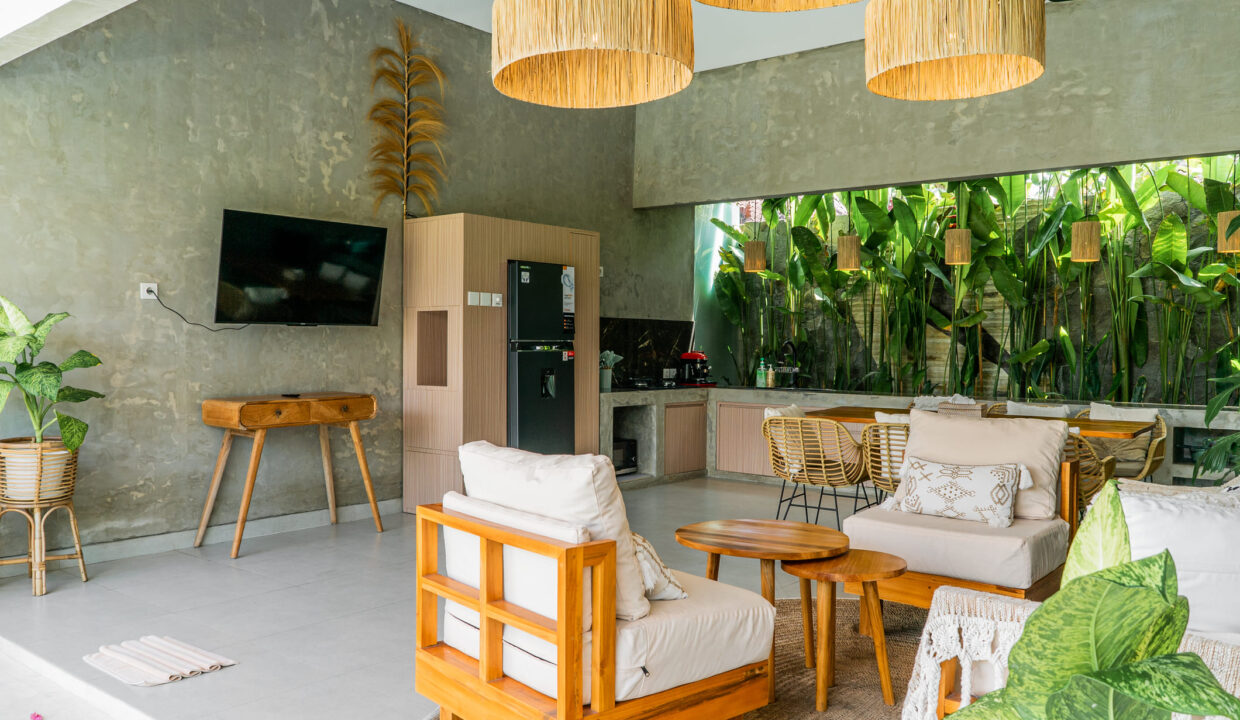 Modern Tropical 2-Bedroom Villa for Sale in Kerobokan – Ideal for Investment & Family Living (10)