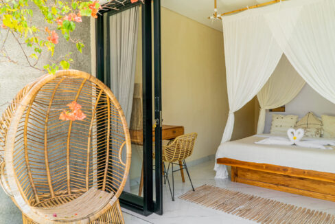 Modern Tropical 2-Bedroom Villa for Sale in Kerobokan – Ideal for Investment & Family Living (12)
