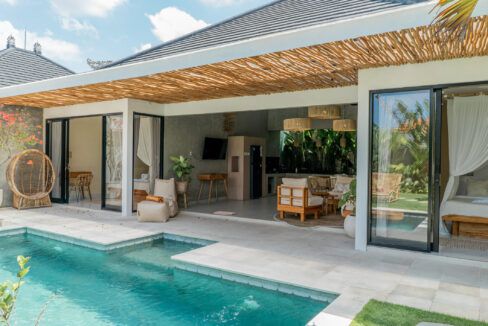 Modern Tropical 2-Bedroom Villa for Sale in Kerobokan – Ideal for Investment & Family Living (13)