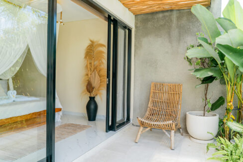 Modern Tropical 2-Bedroom Villa for Sale in Kerobokan – Ideal for Investment & Family Living (14)