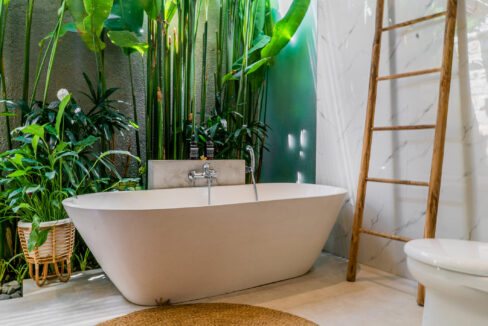 Modern Tropical 2-Bedroom Villa for Sale in Kerobokan – Ideal for Investment & Family Living (16)