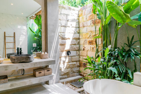 Modern Tropical 2-Bedroom Villa for Sale in Kerobokan – Ideal for Investment & Family Living (17)