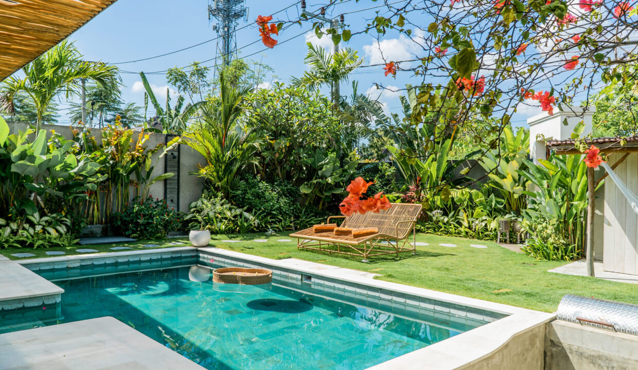 Modern Tropical 2-Bedroom Villa for Sale in Kerobokan – Ideal for Investment & Family Living (3)