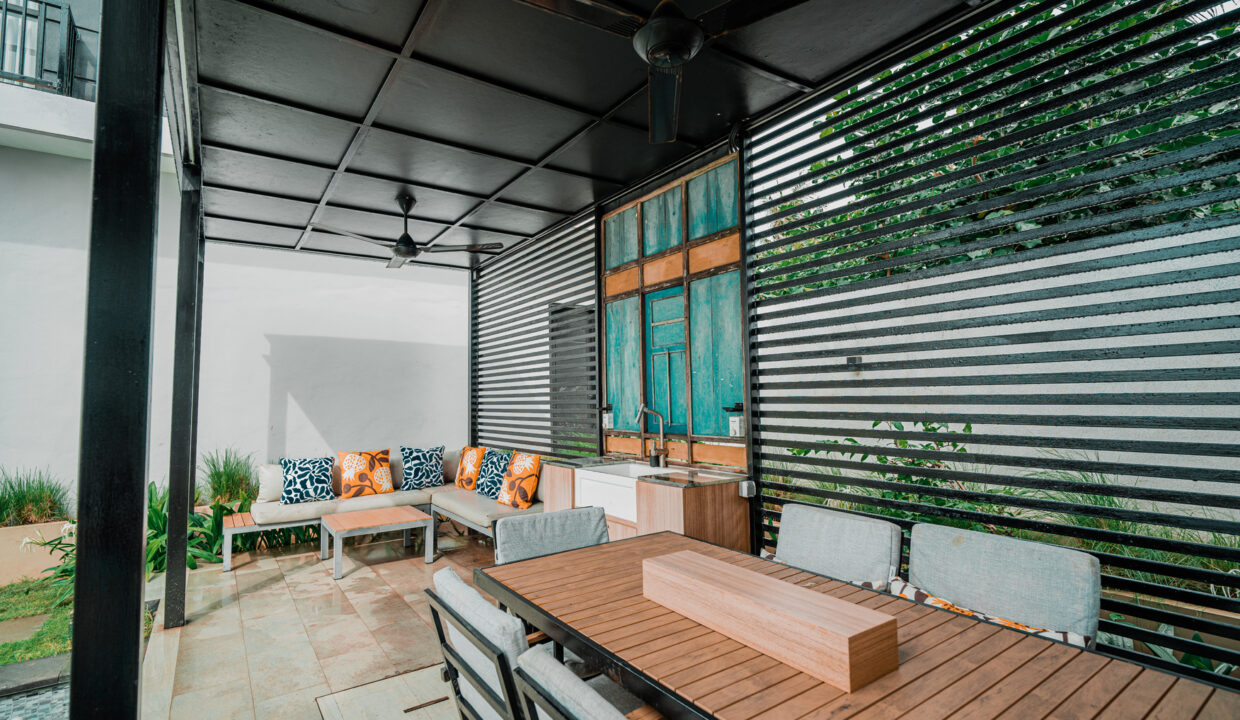 Beachfront Luxury Villa for Sale – Saba Beach, Gianyar (5)
