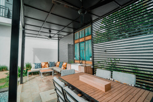Beachfront Luxury Villa for Sale – Saba Beach, Gianyar (5)