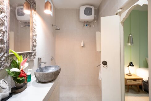 Beautiful Four Bedroom Boutique Villa in Ubud (11)