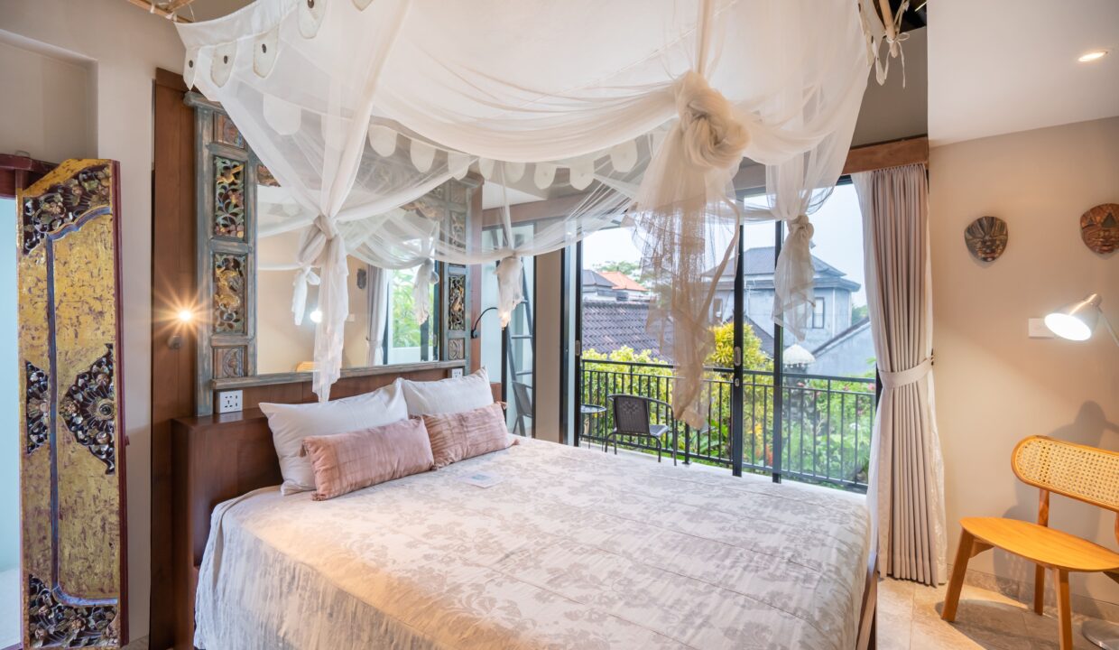 Beautiful Four Bedroom Boutique Villa in Ubud (7)