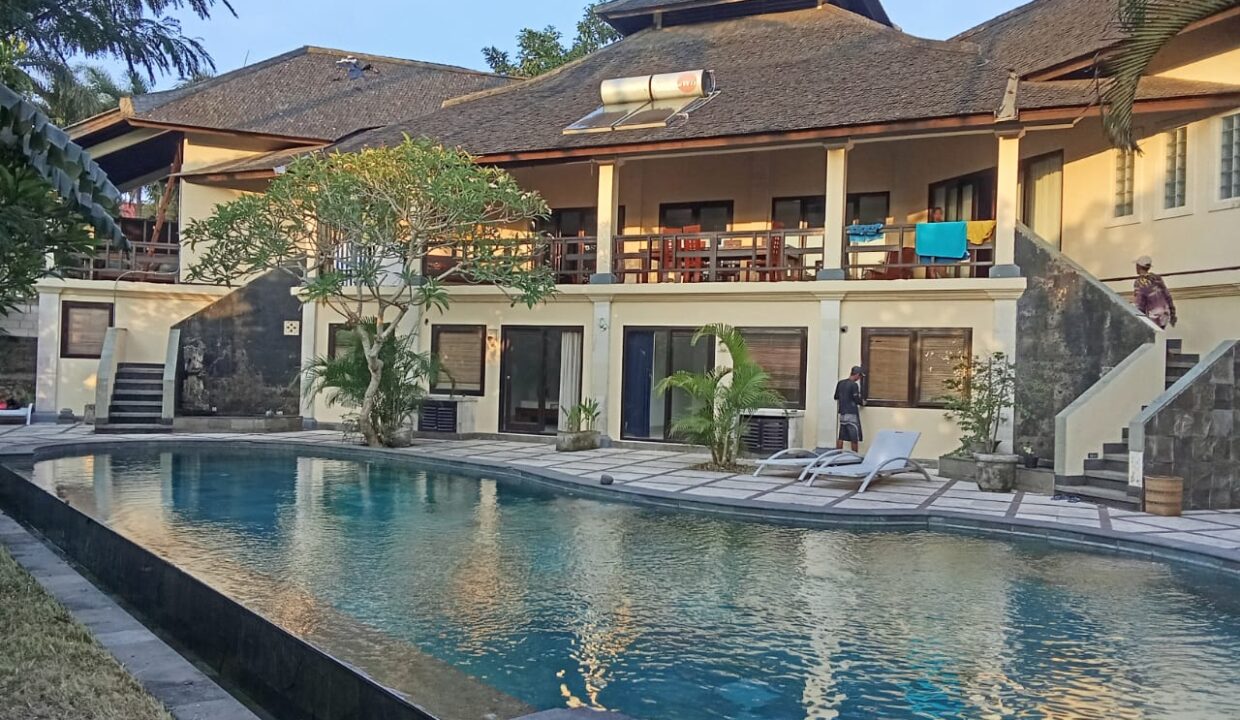 Luxury 5-Bedroom Villa for Rent in Pererenan with Panoramic Rice Field Views (1)