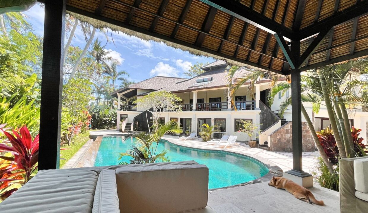 Luxury 5-Bedroom Villa for Rent in Pererenan with Panoramic Rice Field Views (2)