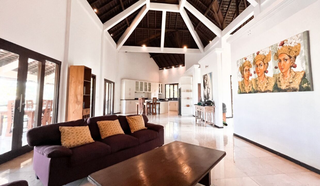 Luxury 5-Bedroom Villa for Rent in Pererenan with Panoramic Rice Field Views (3)