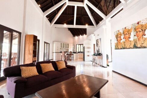 Luxury 5-Bedroom Villa for Rent in Pererenan with Panoramic Rice Field Views (3)