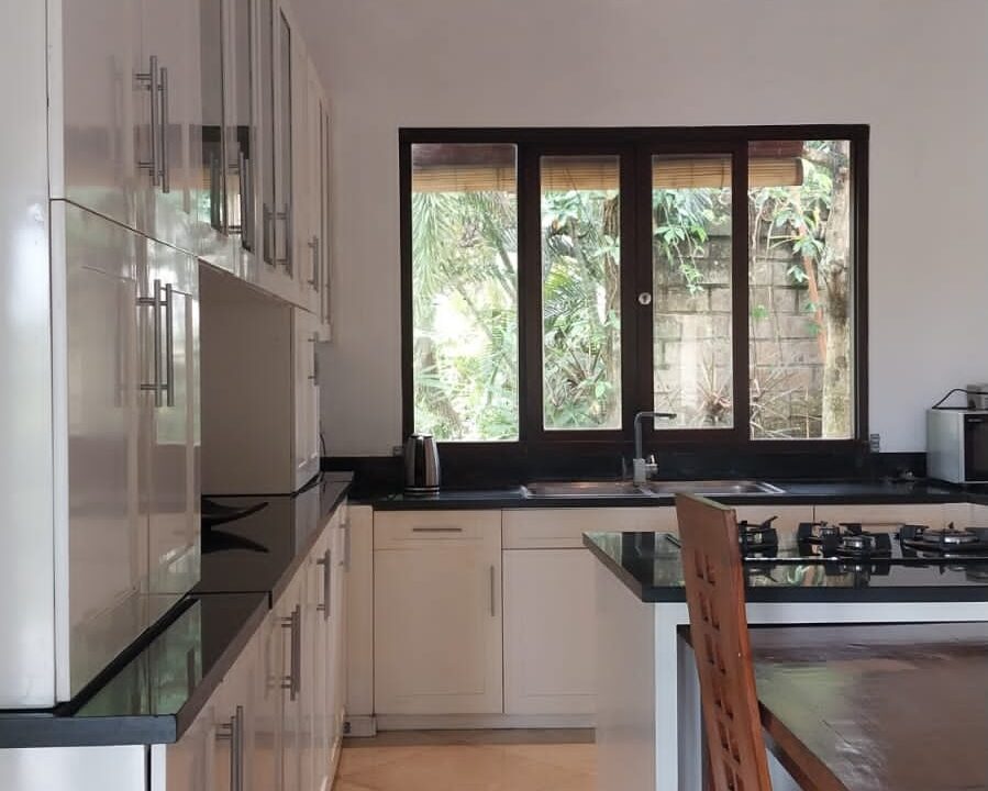 Luxury 5-Bedroom Villa for Rent in Pererenan with Panoramic Rice Field Views (6)