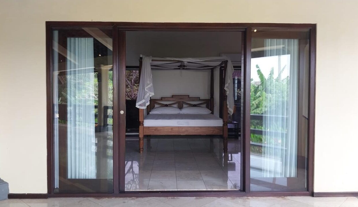Luxury 5-Bedroom Villa for Rent in Pererenan with Panoramic Rice Field Views (7)