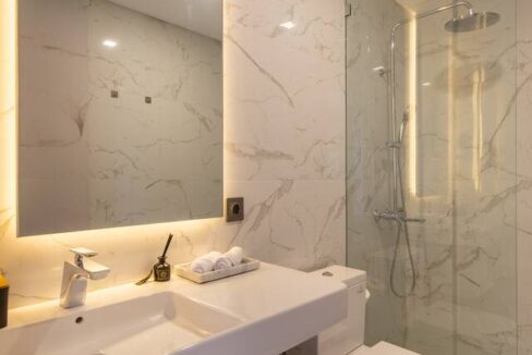 Stylish Leasehold Apartment for Sale in Prime Pererenan Area (10)