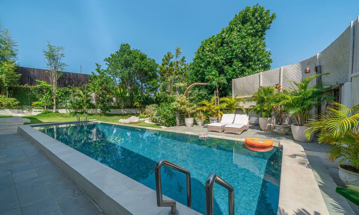 6-Bedroom Luxury Villa for Sale in Canggu – Prime Investm (3)