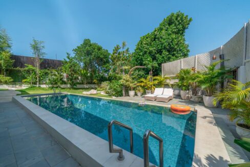 6-Bedroom Luxury Villa for Sale in Canggu – Prime Investm (3)