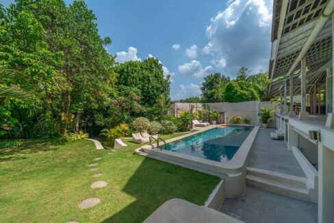6-Bedroom Luxury Villa for Sale in Canggu – Prime Investm