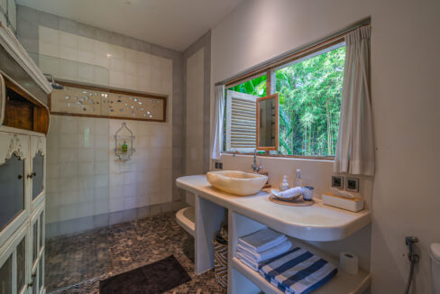6-Bedroom Luxury Villa for Sale in Canggu – Prime Investm (8)