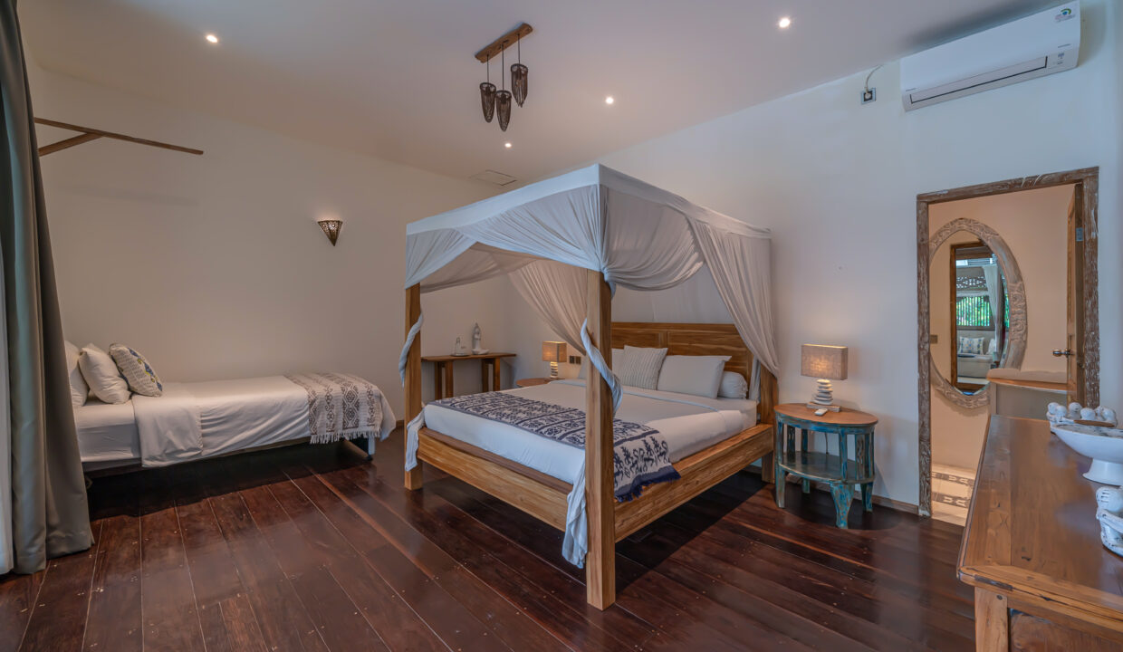 6-Bedroom Luxury Villa for Sale in Canggu – Prime Investm (9)