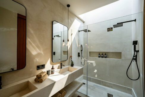 Modern Tropical 2-Bedroom Villa for Sale in Uluwatu – Tourism Zone Investment (12)