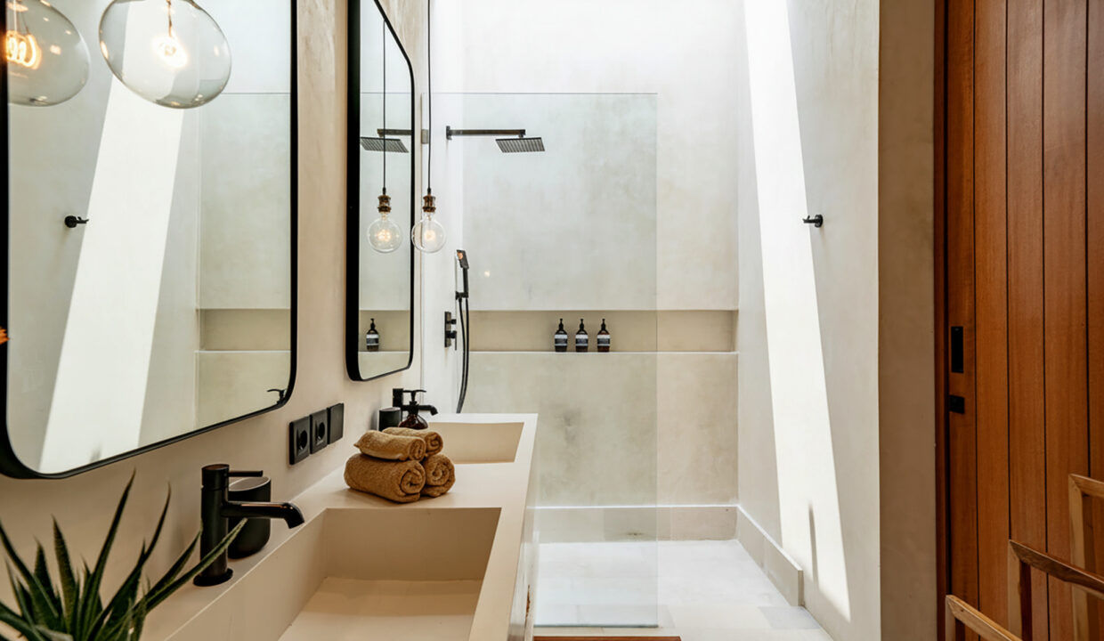 Modern Tropical 2-Bedroom Villa for Sale in Uluwatu – Tourism Zone Investment (18)