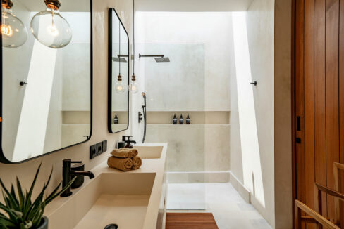 Modern Tropical 2-Bedroom Villa for Sale in Uluwatu – Tourism Zone Investment (18)