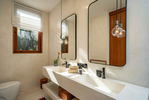 Modern Tropical 2-Bedroom Villa for Sale in Uluwatu – Tourism Zone Investment (19)