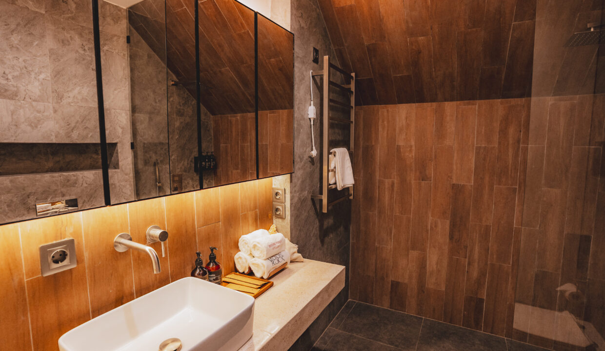 Modern Tropical Villas for Long & Medium-Term Rental in Bali (10)