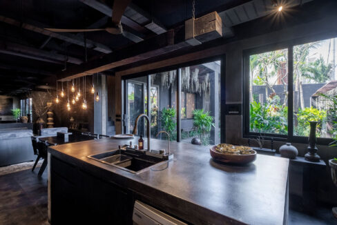Brand New 4-Bedroom Villa in Berawa (8)