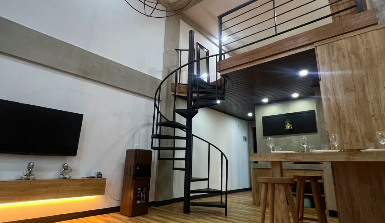 Newly Renovated Loft Apartment in the Heart of Seminyak (5)