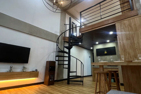 Newly Renovated Loft Apartment in the Heart of Seminyak (5)