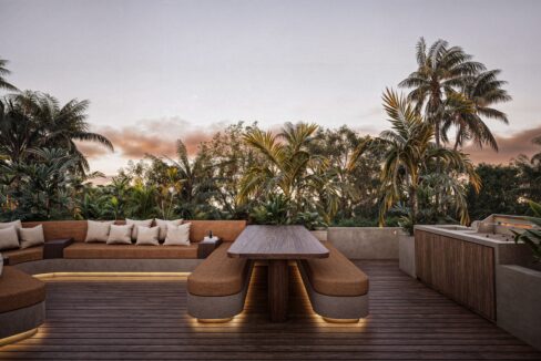 Exclusive 3-Bedroom Villa Featuring a Rooftop Infinity Pool in Ulu (24)