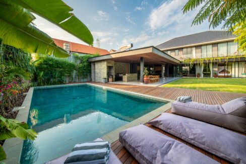 Luxury Contemporary Tropical Villa for Lease in Sanur - 4-Bedroom Family Estate with Cinema, Gym