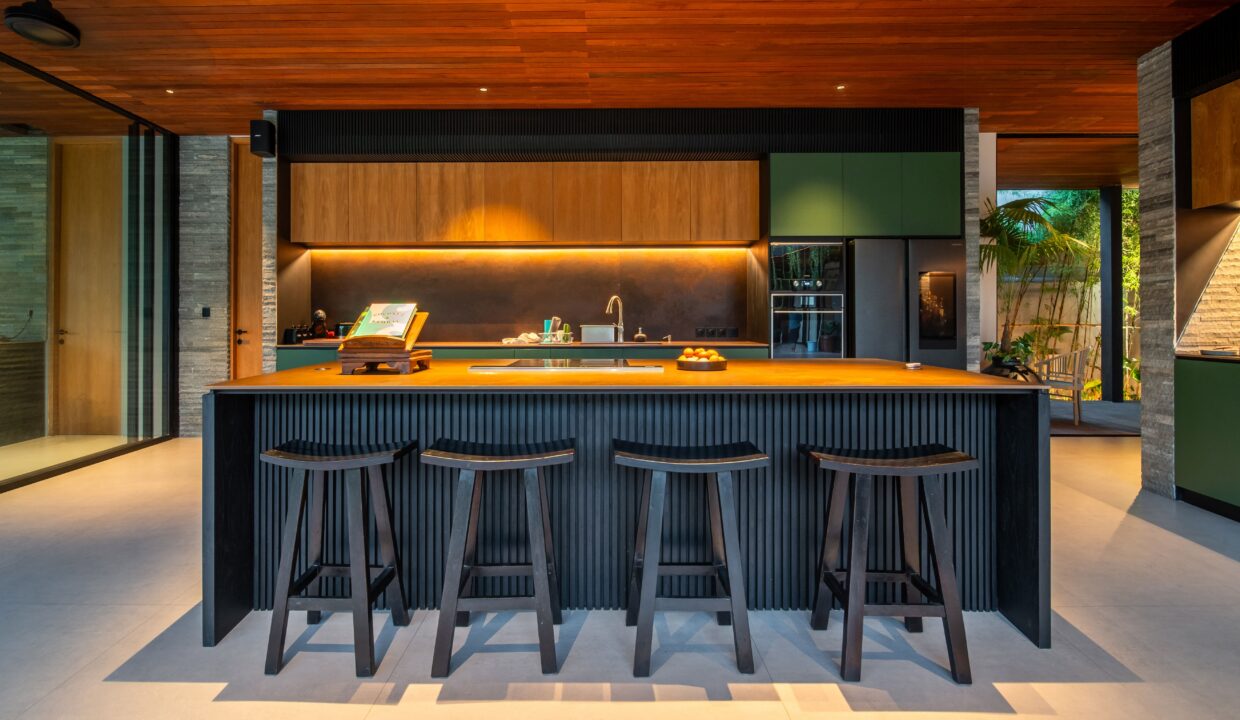 Luxury Contemporary Tropical Villa for Lease in Sanur - 4-Bedroom Family Estate with Cinema, Gym (10)