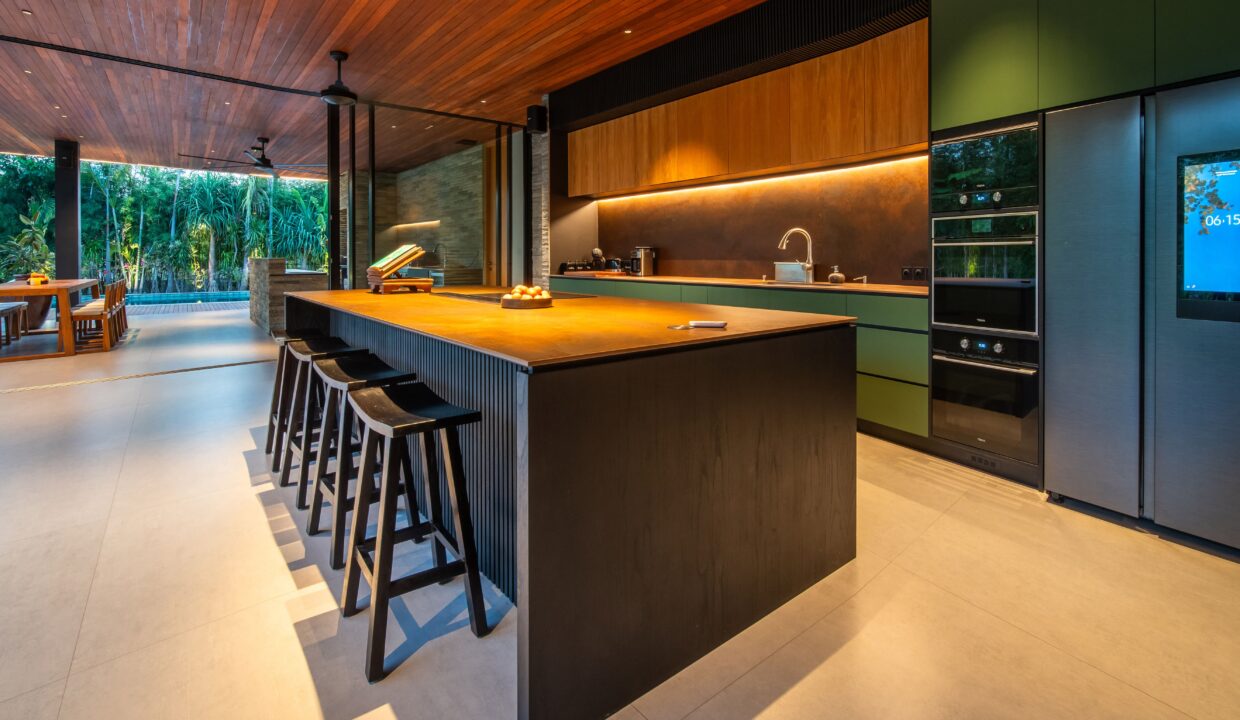 Luxury Contemporary Tropical Villa for Lease in Sanur - 4-Bedroom Family Estate with Cinema, Gym (11)