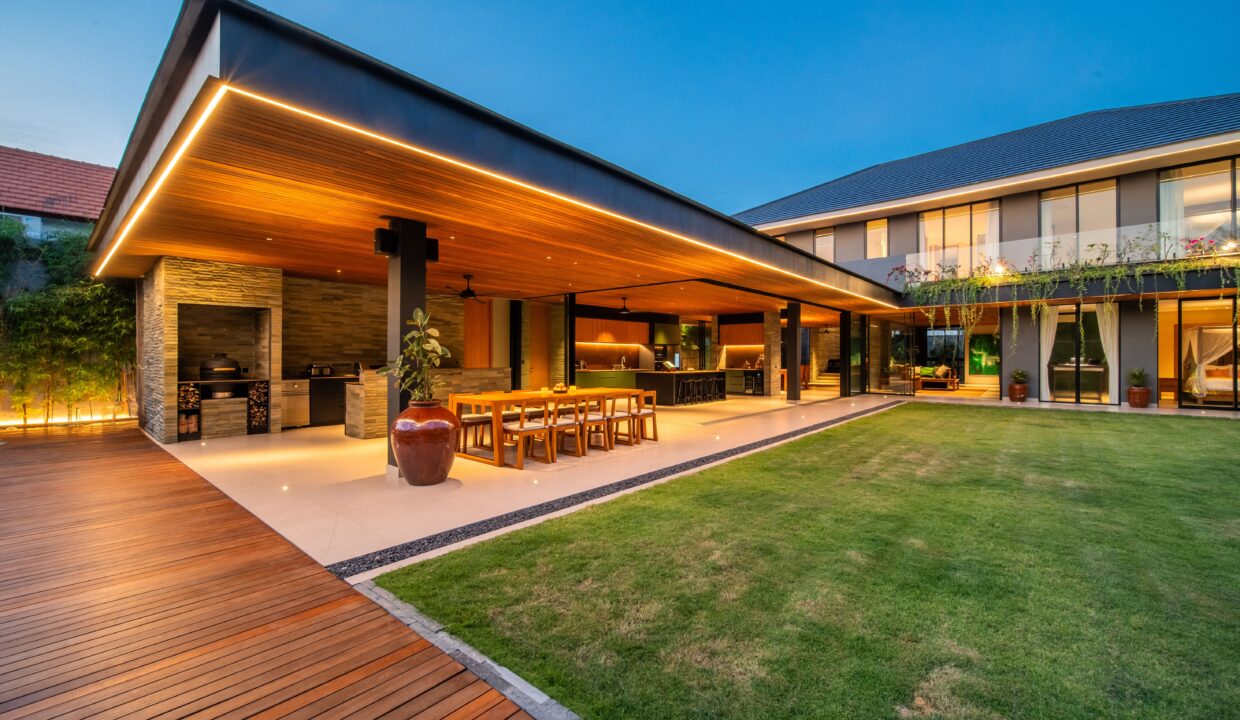 Luxury Contemporary Tropical Villa for Lease in Sanur - 4-Bedroom Family Estate with Cinema, Gym (15)