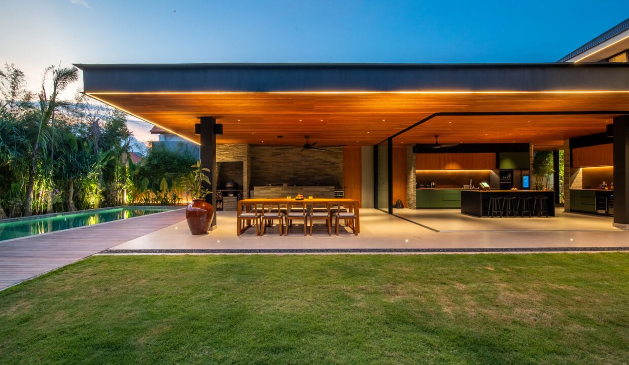 Luxury Contemporary Tropical Villa for Lease in Sanur - 4-Bedroom Family Estate with Cinema, Gym (16)