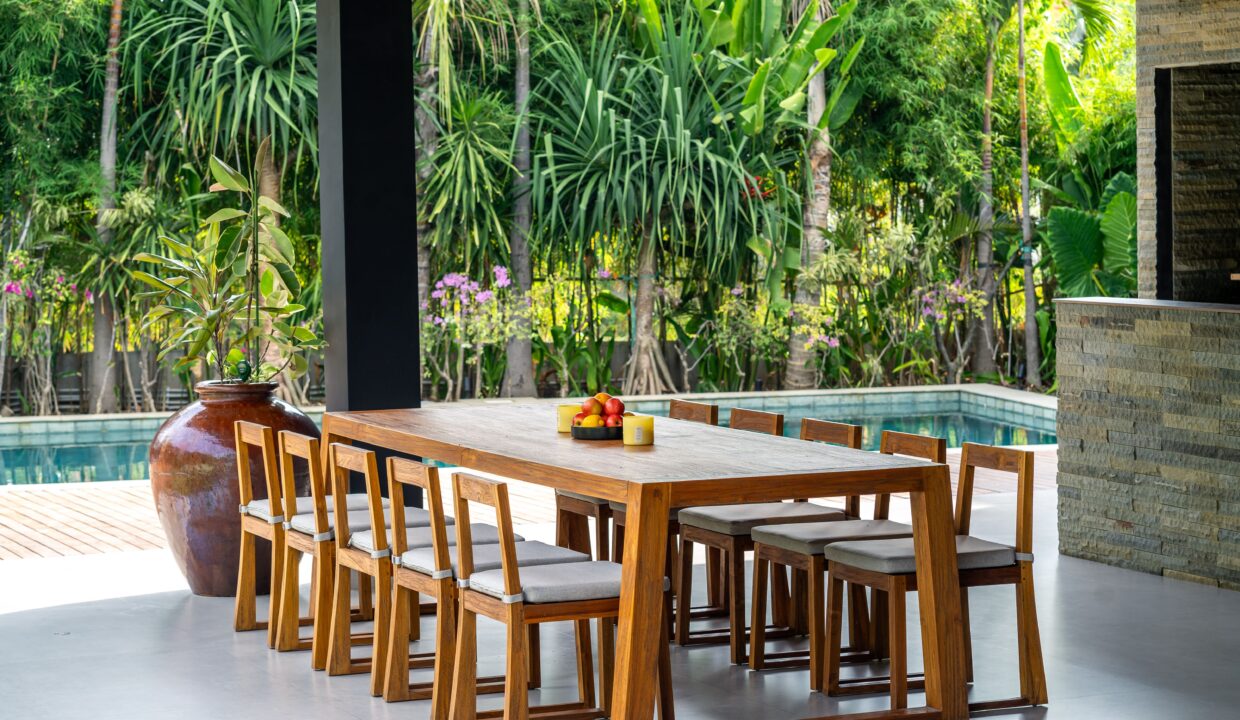 Luxury Contemporary Tropical Villa for Lease in Sanur - 4-Bedroom Family Estate with Cinema, Gym (8)