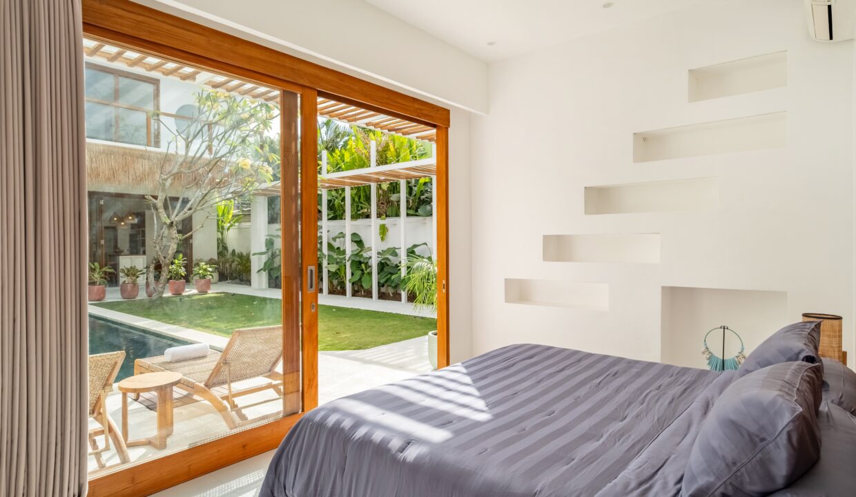 Mediterranean-Style 4-Bedroom Villa for Sale in Canggu (10)