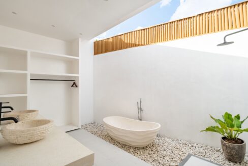 Mediterranean-Style 4-Bedroom Villa for Sale in Canggu (11)
