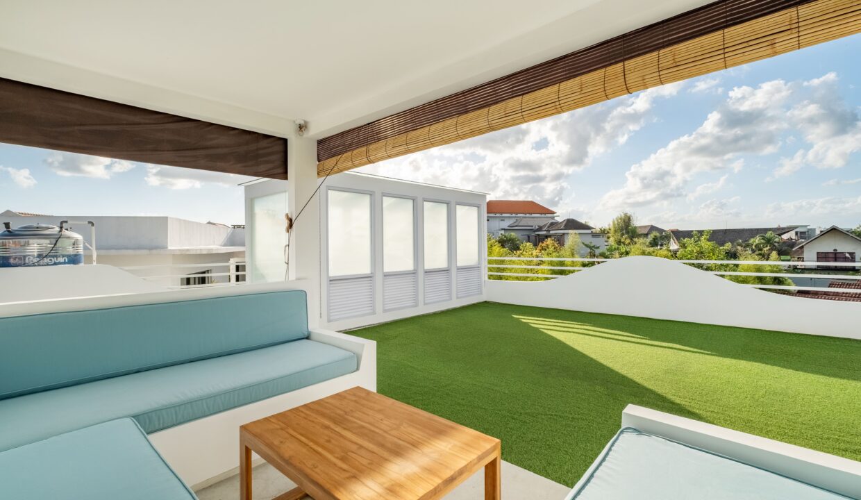 Mediterranean-Style 4-Bedroom Villa for Sale in Canggu (18)