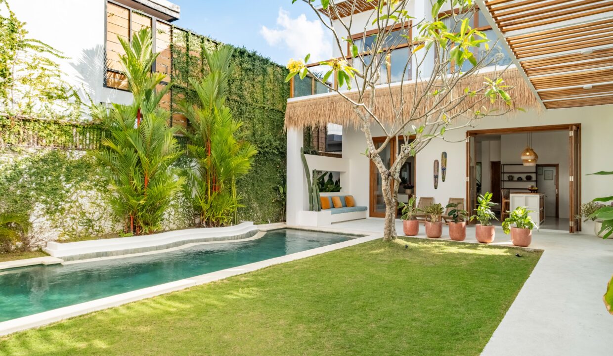 Mediterranean-Style 4-Bedroom Villa for Sale in Canggu (2)