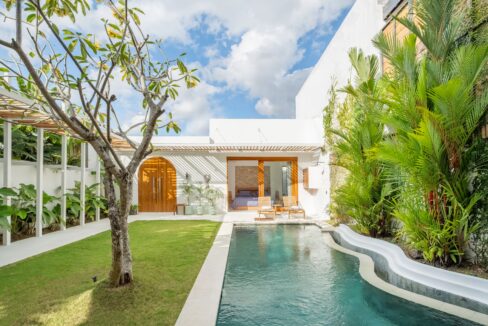 Mediterranean-Style 4-Bedroom Villa for Sale in Canggu (3)