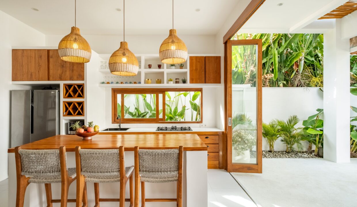 Mediterranean-Style 4-Bedroom Villa for Sale in Canggu (6)